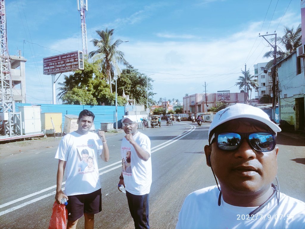 #HopeWalkToPuri Day -2 begins after blessings of Maa BaataMangala

To pray, cry and question..our god Jagannatha to #StopParentalAlienation
In #India.

@realsiff @SIFF_Odisha @Puri_Official @RajanikantPatt1 @ABiasedlaw @AnubhavMohanty_ @Bambootreeorg @KirenRijiju @PMOIndia