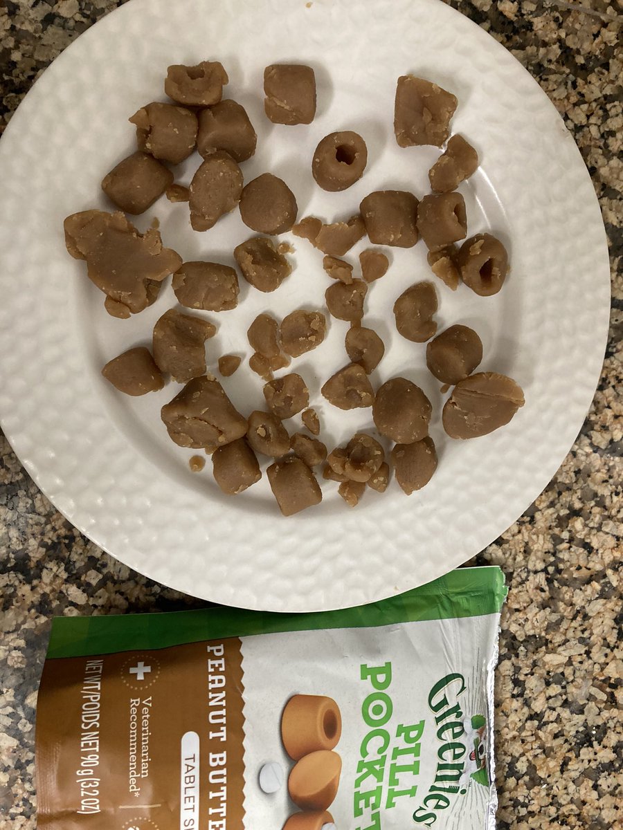 mel_b_94's tweet photo. @Greenies is this how it’s supposed to come? I got more pieces than pockets 😂 … got maybe 4 in there I can actually use https://t.co/LwiYvQauvv