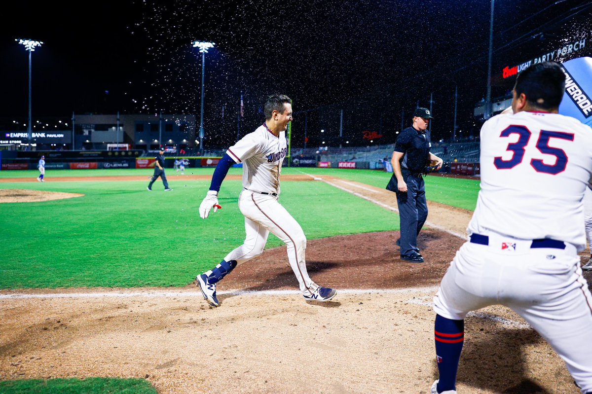 WindSurgeICT's tweet photo. WALK OFF PHOTOS🔥 https://t.co/qAw1K57Ia5