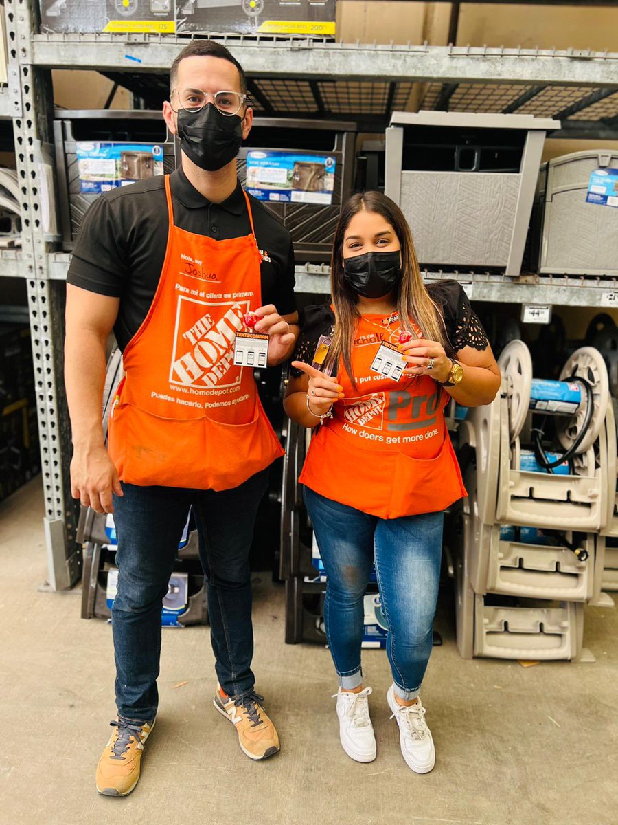TainaMarie7's tweet photo. Durante el día de hoy, aportando en el Desarrollo de PA Nichole, estuvimos compartiendo nuestro conocimiento de PRO con los Asociados al rededor de la tienda en un Info Day sobre el Text2Confirm !!! 🔥🧡🛠🔩💳
#InfoDay #Team6401 #PRO #D42 #Text2Confirm #ProXtra #PA #PRODS https://t.co/b7DmV48S9d