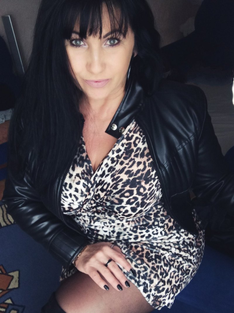 35 yaşında ev bayanım gizliliğe önem veren erkeklere numaramı atıyorum istermisin?