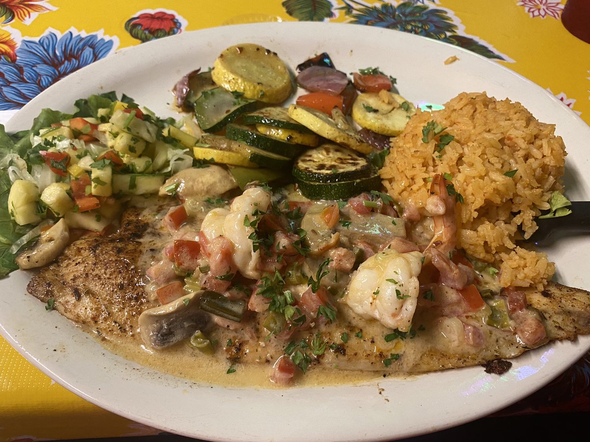 superbgrub's tweet photo. How pretty is this meal???? It was so good! #Redfish #Pontchartrain https://t.co/RsXsTWBDIc