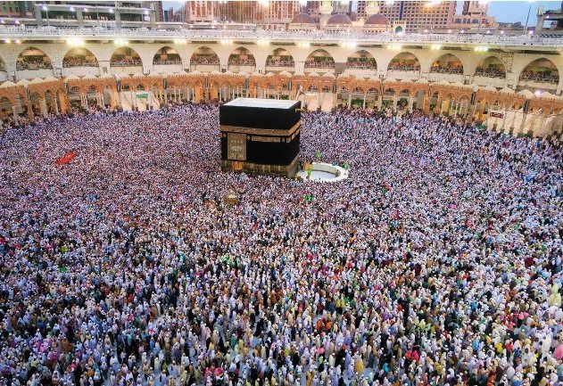 مع تلبية الملبين ودعوات من هم بعرفة واقفون وهدي المضحين ومغفرة رب رحيم
 جعل الله فجر يوم العيد نوراً، وظهره سروراً، وعصره استبشاراً، ومغربه غفراناً، وجعل لكم دعوة لا تُرَدّ، ووهبكم رزقاً لا يُعَدّ، وفتح لكم باباً في الجنة لا يُسَدّ 
#كل_عام_وانتم_بخير ツ🤍 
#ضباء 
#ضباء_أجمل