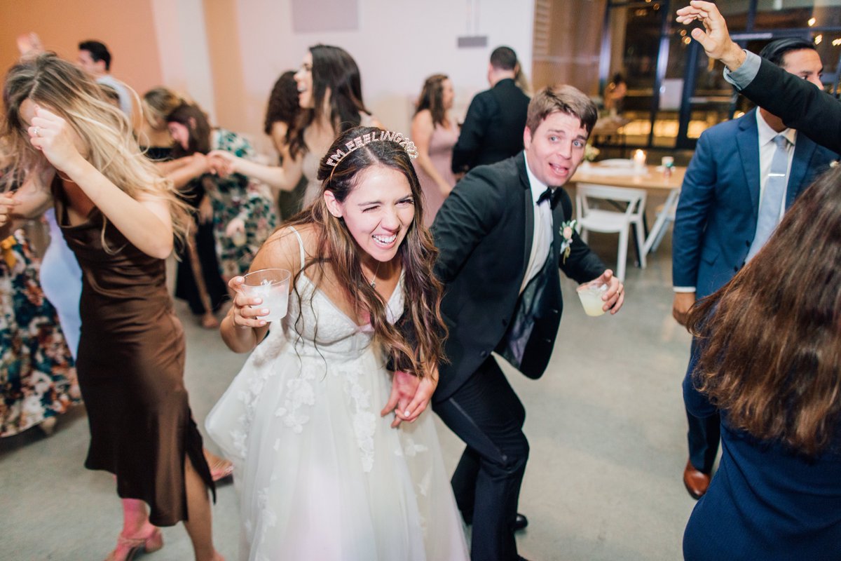 memurillooo's tweet photo. This night was sparkling and I’m wonderstruck, and I’m just standing here hoping this gets to 
@taylorswift13
 
@taylornation13
 #Swifties #SwiftieSummer #bride #feeling2022 https://t.co/ydPBpCyeJy