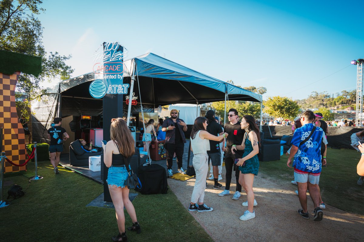 100Thieves's tweet photo. Had some true kings and queens of the cabs stop by today 🕹️

The 100 Thieves Arcade presented by @ATT at Zedd in the Park https://t.co/cwGcgCl79B