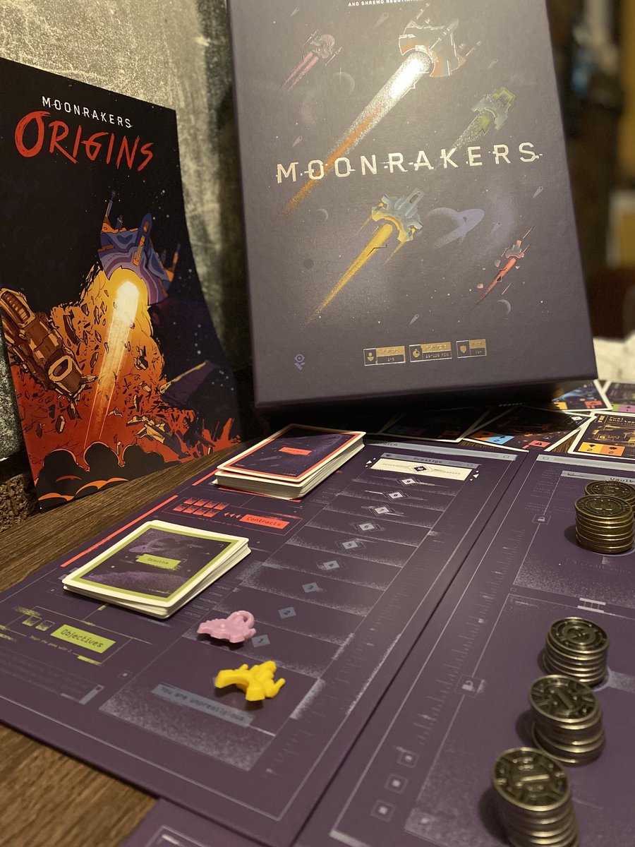 Trying this game tonight - love the graphic design. Great use of spot varnish…and comes with a comic? Okay! ⁦<a href="/MoonrakersGame/">Moonrakers</a>⁩