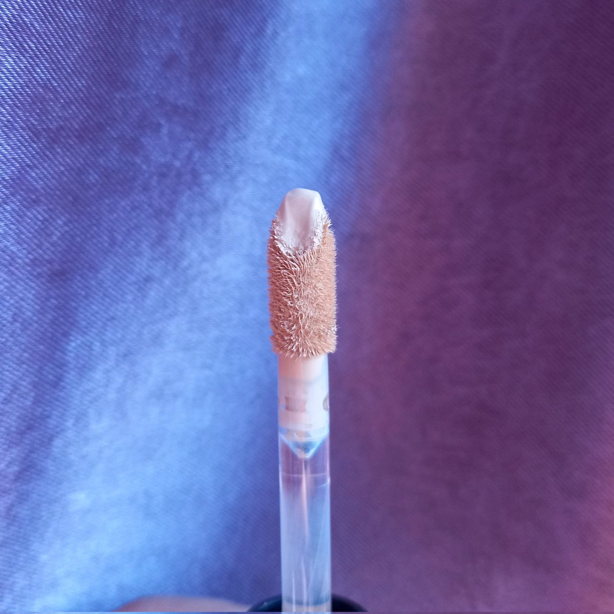 vousmevoue's tweet photo. 2️⃣esqa concealer in custard

bagus bgtt ini concealer, long lasting, ga gampang creasing dan ngecrack, high coverage. teksturnya creamy tp GAMPANG bgt diblend. range shadenya jg luas. aplikator besar gtuu jd sekali ambil dpt byk produknya. cintak!❤️

link: https://t.co/9FbhUDr7wP https://t.co/6Sjui22NUl