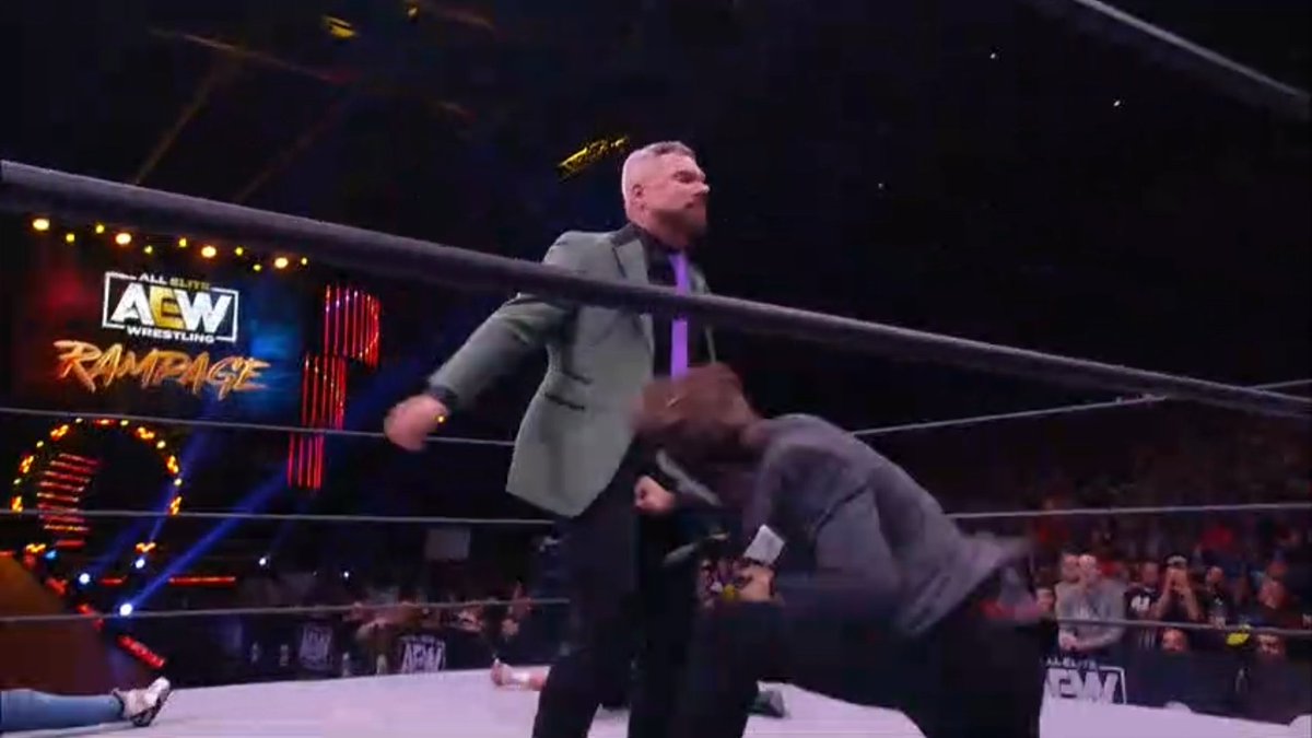 densebunny's tweet photo. Very Nice, Very Nutcheck #AEWRampage https://t.co/ZrrBmPWYda