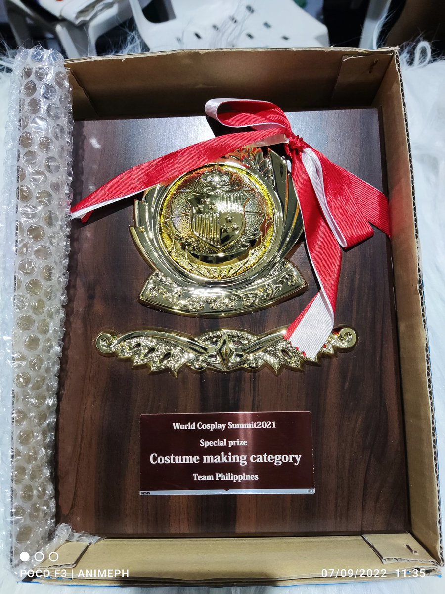 animePHproject's tweet photo. LOOK: Team Philippines' first major award from the 2021 World Cosplay Summit is on display at ToyCon PH 2022.
Philippine representative Team Namikaze won the Brother Special Award last year. The award recognizes the best costume making in the competiton.
#wcsph #TOYCONPH2022 https://t.co/Fd3i66CC02