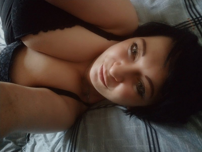 Slm yaşlı olmamı kabul eden kişiler msj atsın gece müsaitim uygunmu?