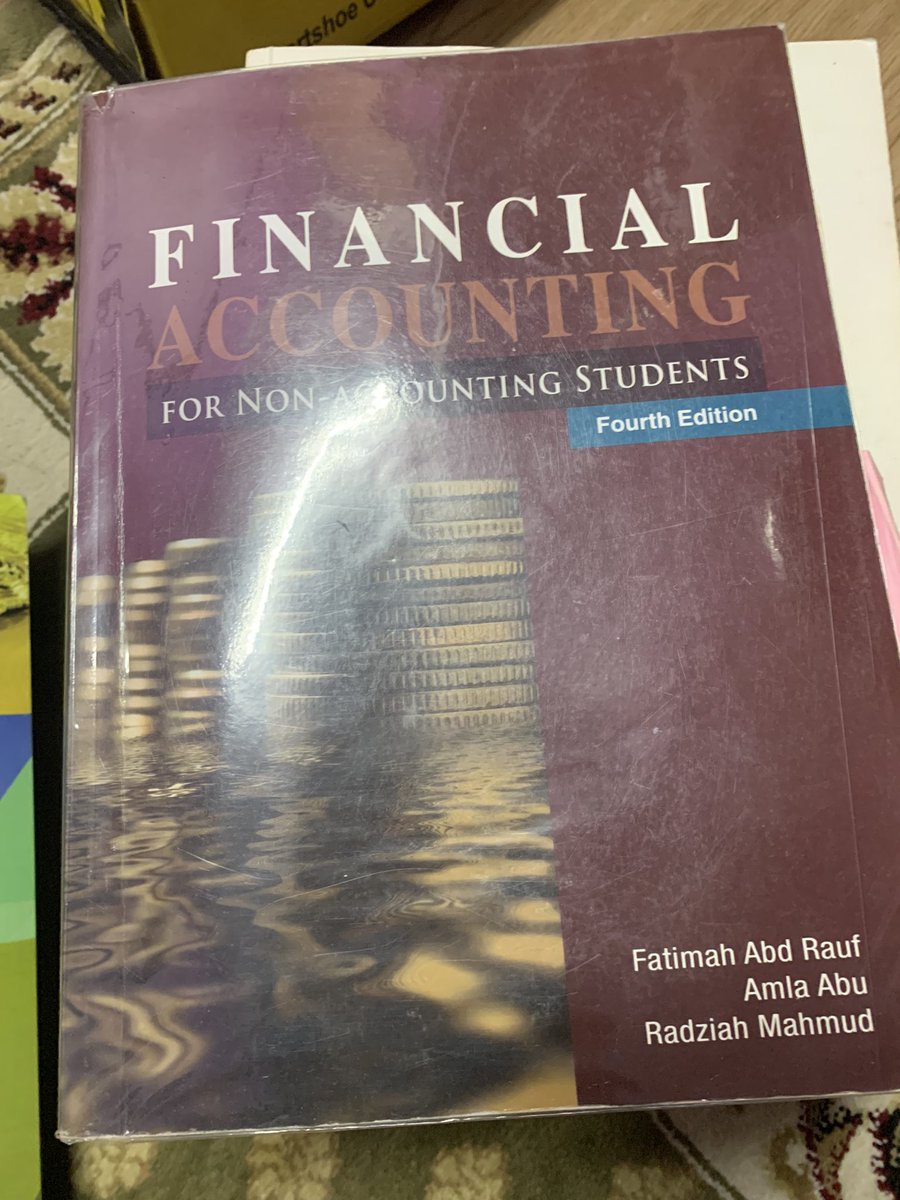 SyazwinaAziz's tweet photo. Semua ni pun nak bgi je for free . Buku employee training n development tu sahaja yg fotostat . Lain semua original . @HURES_KBM  helpp 😬 https://t.co/5vSih2ArE4