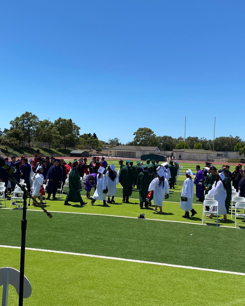 rationaltrends's tweet photo. Summer graduation is done and Class of 2022 are graduated. New school year is on the horizon! #summer #summergraduation #highschool #trailblazers #congratulations #ranchosanjuanhighschool https://t.co/MBIFjJTIRo