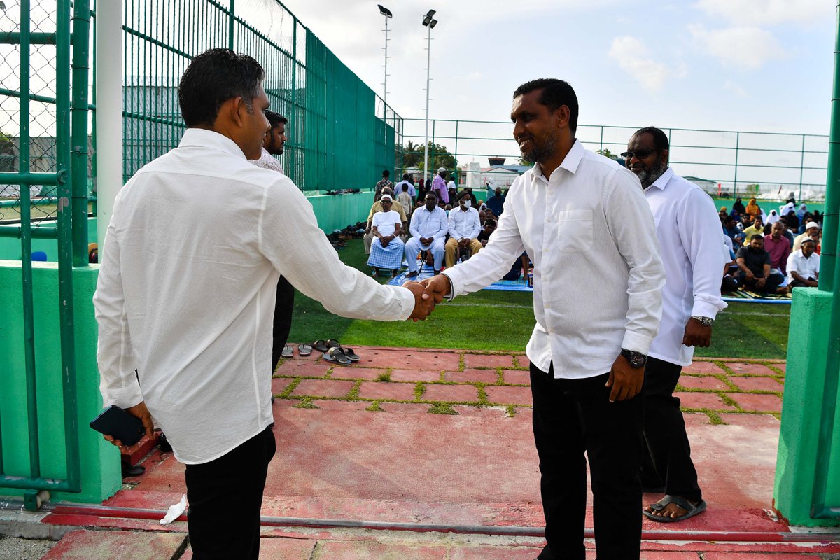 presidencymv's tweet photo. Vice President @FaisalNasym joined the Eid Al-Adha prayer congregation in B. Dharavandhoo. Afterwards, he exchanged Eid greetings with members of the public. https://t.co/P5QBTWyyyC