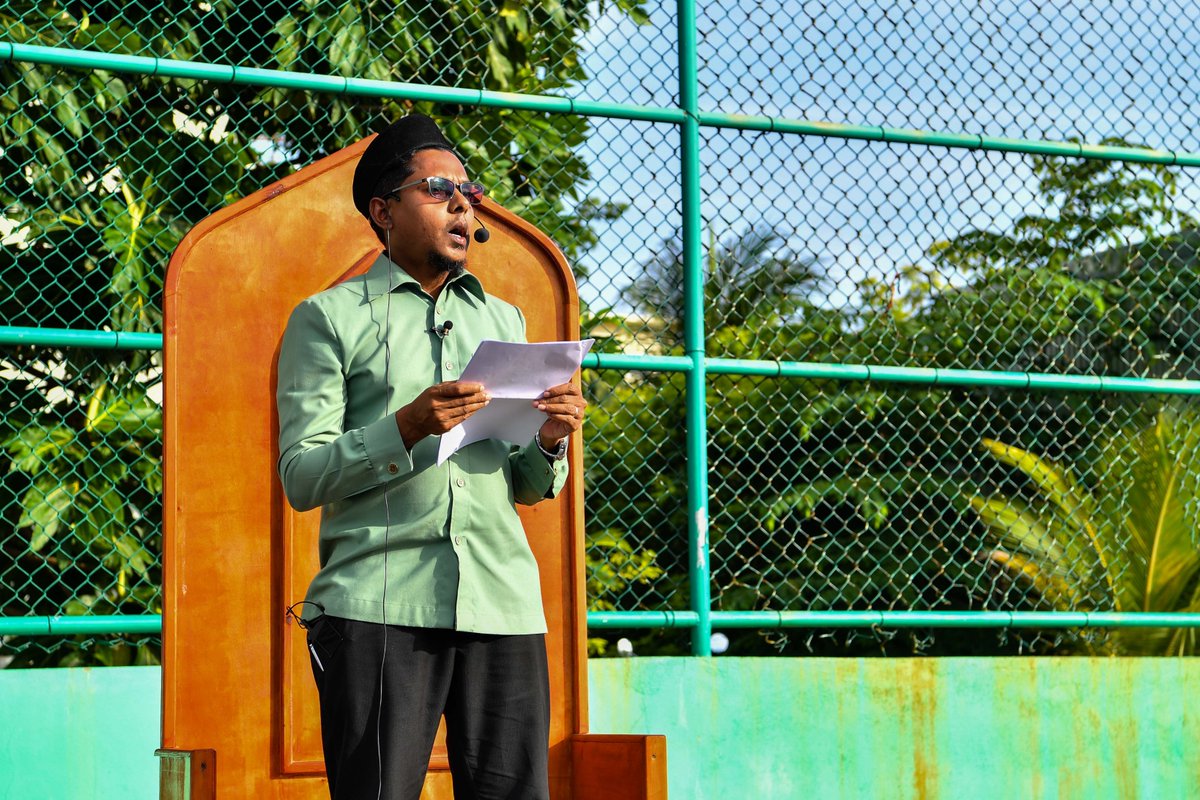 presidencymv's tweet photo. Vice President @FaisalNasym joined the Eid Al-Adha prayer congregation in B. Dharavandhoo. Afterwards, he exchanged Eid greetings with members of the public. https://t.co/P5QBTWyyyC