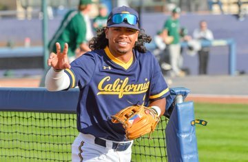 kingsofcali11's tweet photo. Congrats, Coach Neu and Staff for hosting an amazing Elite Prospect Camp. I was fortunate to attend both days, and witnessed some really good talent. One player that really stood out was Vernon Clay, #15, 5'11" 130lb shortstop, from the State of Texas. He's a BIG fan of Keshawn! https://t.co/mChSxfT7Qj