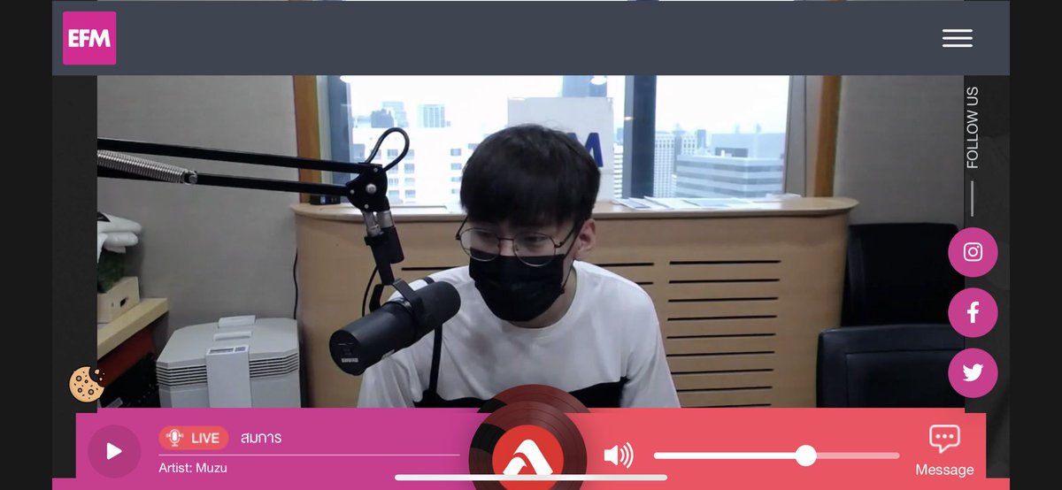 dyostan's tweet photo. P’Mhing is working now🫶🏻. For P’Mhing’s interfan can listen to EFM94 , today on this website; https://t.co/l8h4sEWN2p 👈🏻 
Let’s listen to a vivid voice DJ P’Mhing, and Have a precious moment together 😊🤟🏻
#Efm94 #mhingtsp #DjMhingThatsaphon https://t.co/DO5uL2sR92