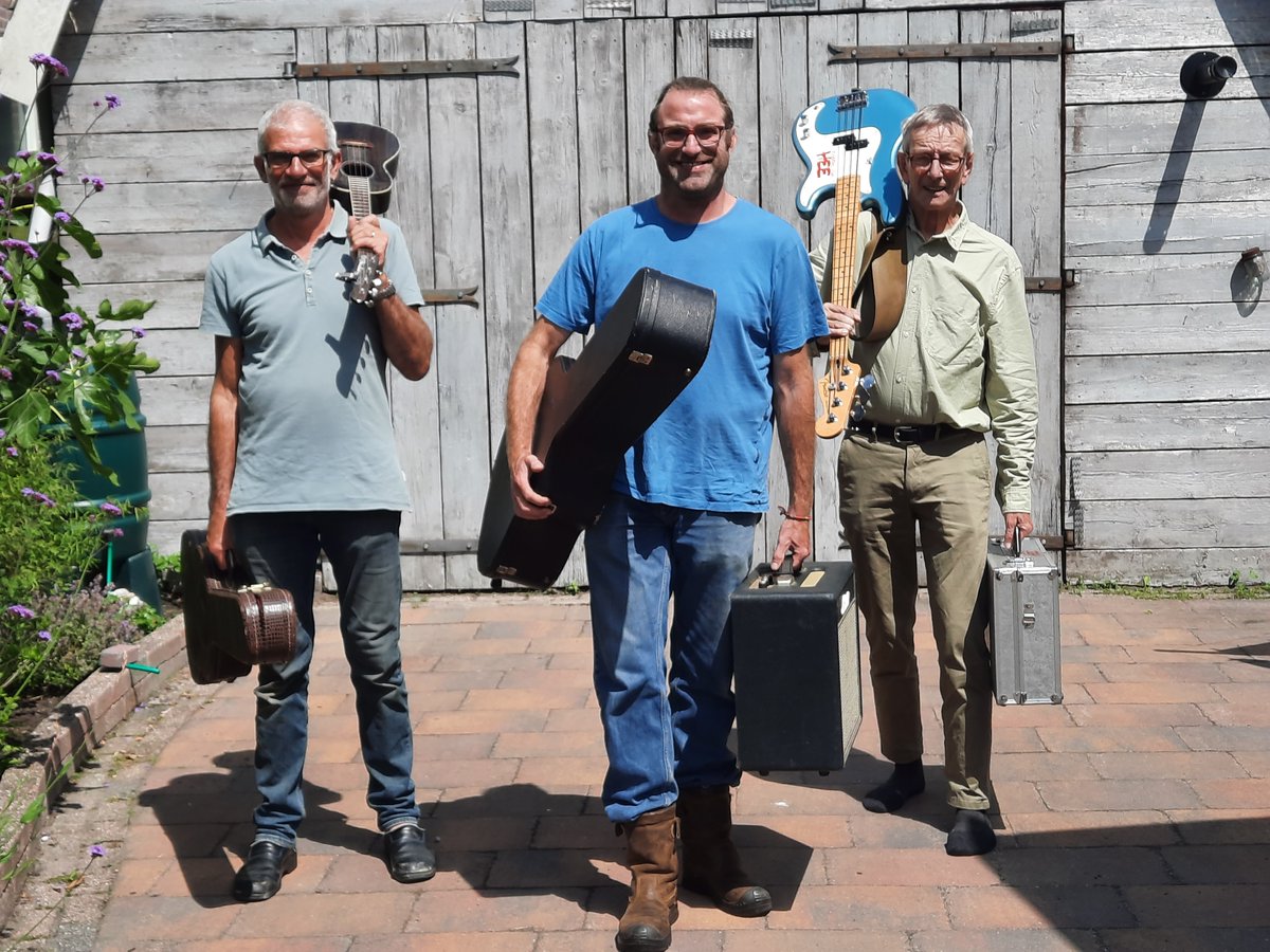 Klaar om Naar Terschelling af te reizen om daar 20 x op te treden.