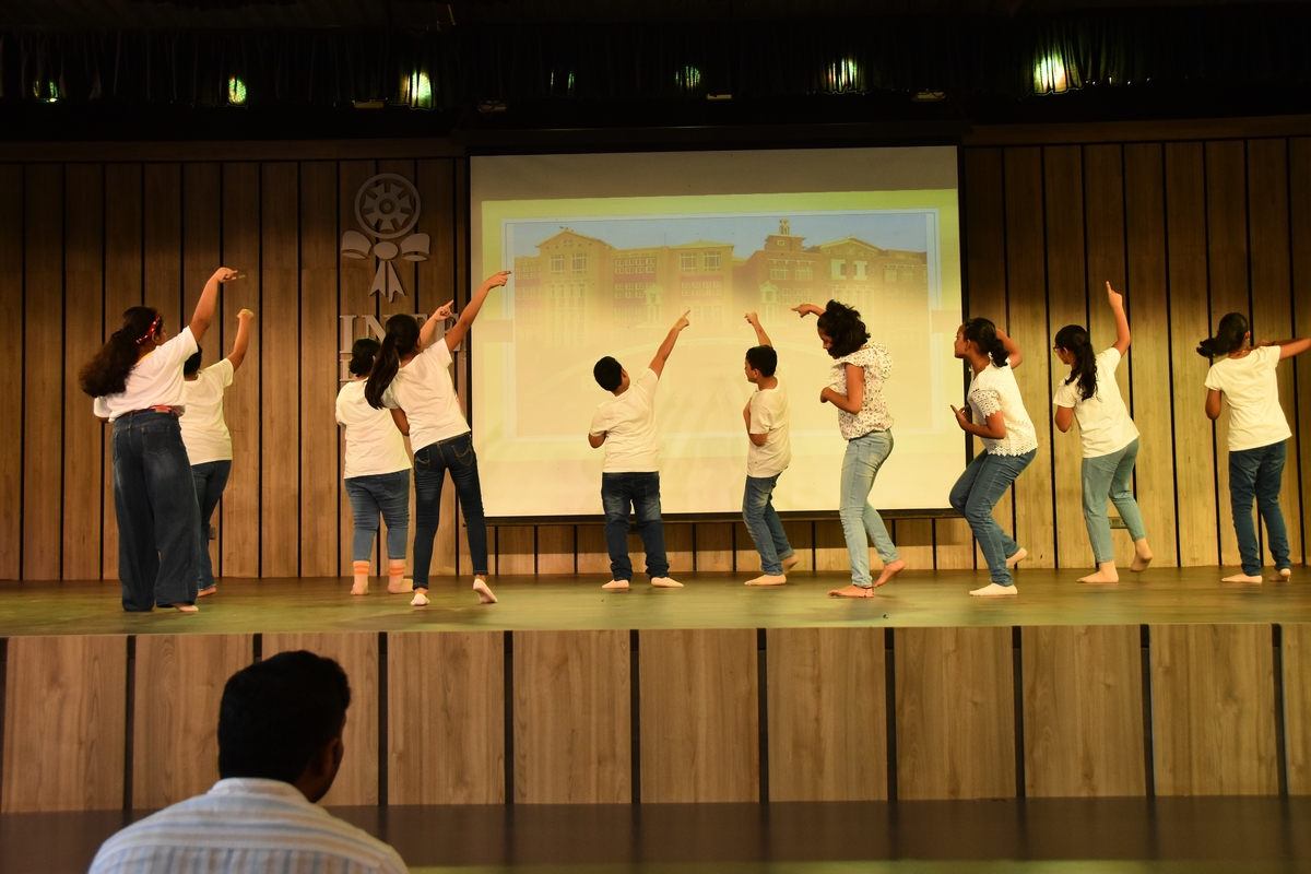 SAI_Edu_In's tweet photo. They gave emphasis on the notion that "Having loads of money doesn't make you a better person but spending it in a correct way does."
#spendmoneywisely
#Creativepresentation https://t.co/fsLBNnUrss