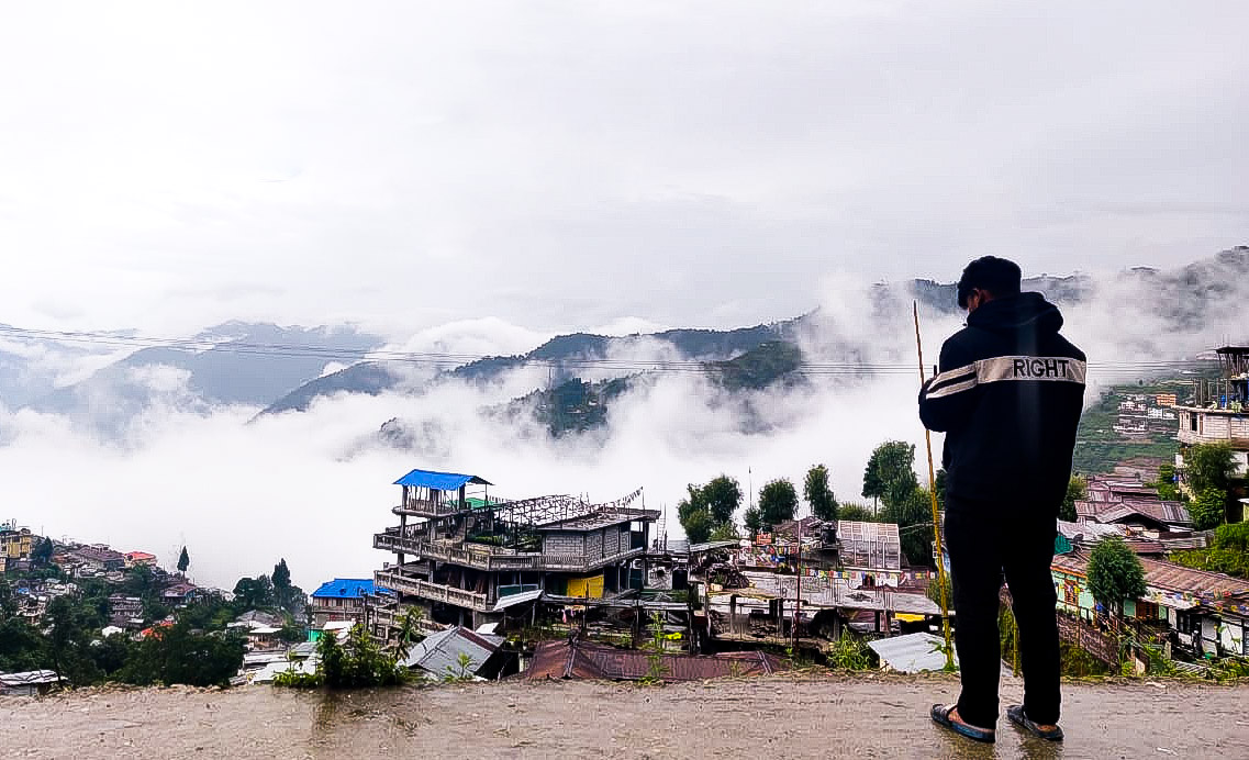 JeetBurman3's tweet photo. Good morning Bomdila ☁️⛰️🌎
.
Pc @droma_sangge 
.
#bomdila #ArunachalPradesh  #Twitterphoto  #morning https://t.co/7YcUuMq92R