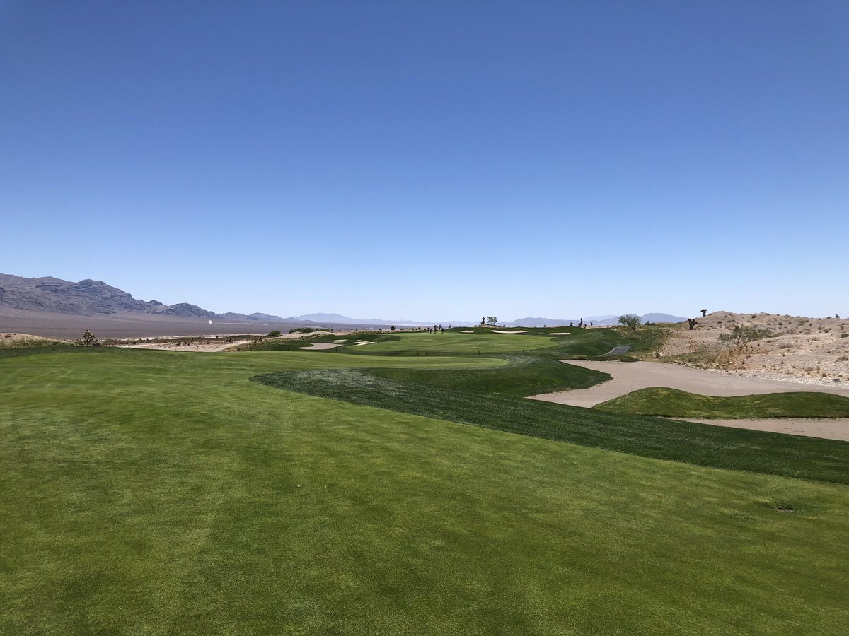 CoachMarkHansen's tweet photo. @GolfTravelerJoe @CarneGolfLinks Paiute Golf resort, Wolf https://t.co/TvqNg7U31s