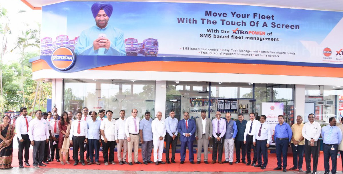 DirMktg_iocl's tweet photo. Interacted with channel partners, field force &amp; customers at Company Owned &amp; Company Operated SWAGAT outlet in Chennai, revamped with state of the art customer centric facilities. Launched #XtraGreen sales, the high performance eco-friendly diesel by  @IndianOilcl, at the outlet. https://t.co/RJ9KMuJ1Pt