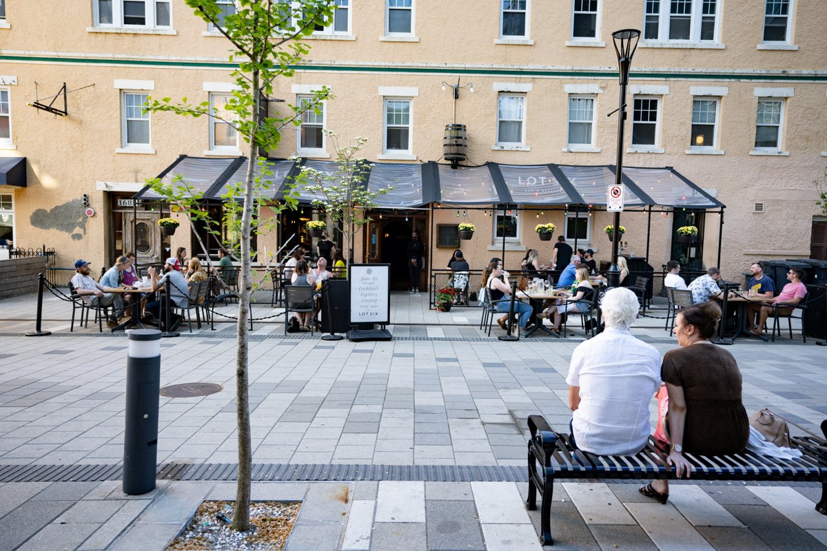 Pro tip:  It's a beautiful day and the patio is first come, first serve. So get down here ASAP!  Brunch starts at 11.