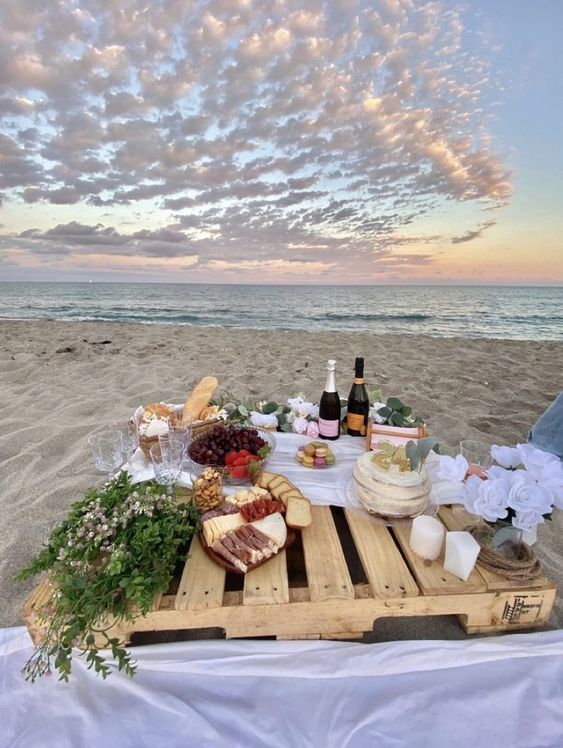 PrettyLittleThing tweet media