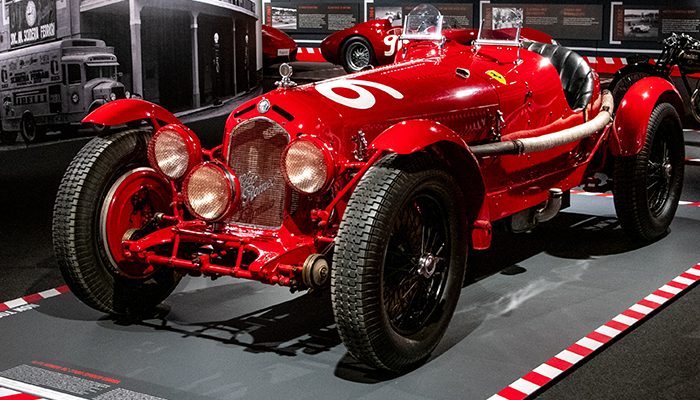 MuseiFerrari's tweet photo. The Prancing Horse logo made its debut on a @ScuderiaFerrari car 90 years ago.❤️🐎

This weekend at the #MuseoFerrari, it’s on display thanks to the first car and motorcycle that wore the badge: the Alfa Romeo 8C 2300 Spider Corsa and a Rudge 500 TT Replica.

#MuseiFerrari https://t.co/AyGjv7jXnW