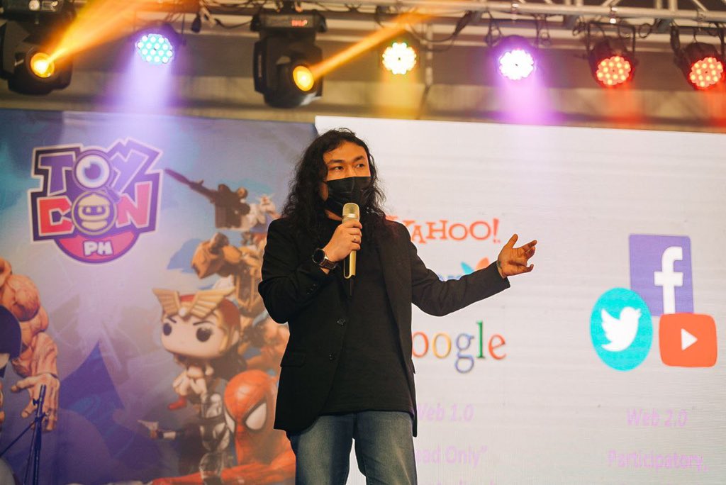 LiveSmart's tweet photo. #SmartToyCon Day 2 highlight: NFT Talk where @heypaulroots discussed Crypto and NFT 101. @quicccs gave us inside scoop on Bulletpunk Bitwars too! πΎ https://t.co/rdrVBpyBvb