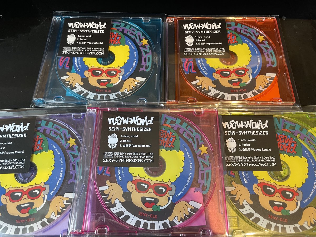 SEXYSYNTHESIZER's tweet photo. SEXY-SYNTHESIZER new ミニアルバム”new_world” 
クリアケースの他に、こんな姉妹兄弟も出来ましたw
中野ブロードウェイのメカノ @mecanonakano
西荻窪のMETEOR @meteor_clubで直接手に取ってご覧いただける予定です。
発売までもう少しお待ちください！
#sexysynthesizer #セクシーシンセサイザー https://t.co/MS4WScE1zl
