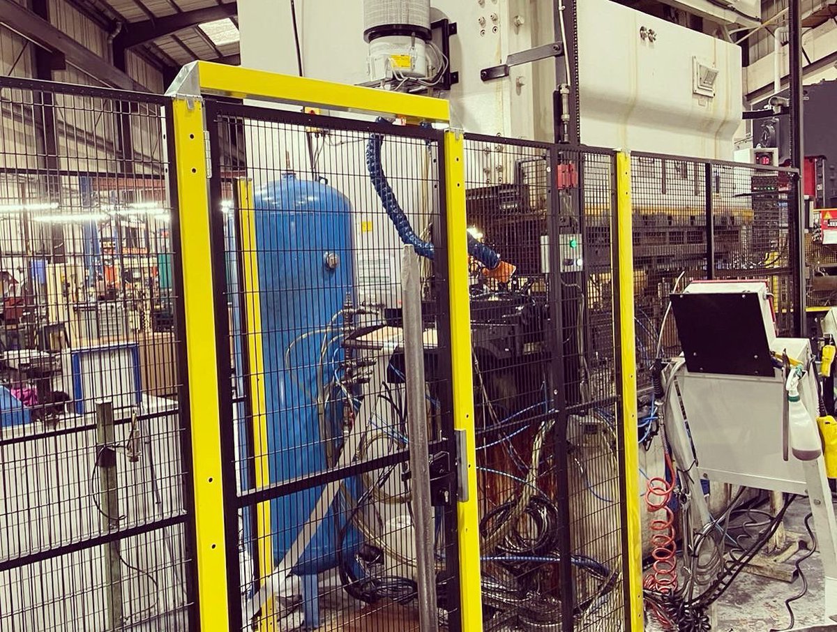 Sponmech_Safety's tweet photo. Exciting things to come with this product ๐๐ค๐
#Accessafe #AccessFencing #WarehouseGuarding #SafetyGuarding #MeshGuarding #MachineGuardFence #PerimeterGuarding #PersonnelSafety #PropertyProtection #OperationalSafety https://t.co/v2MEWO39gq
