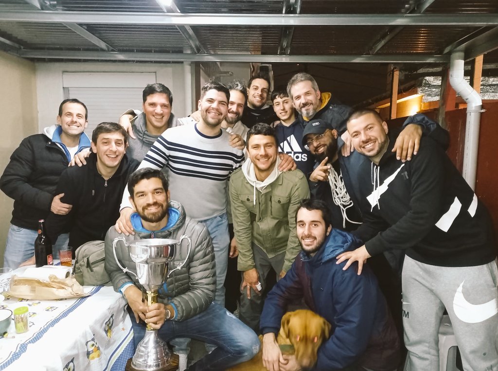 La familia del UC, se festejó a lo grande!!! 🏀🏆🥇⛹🏽