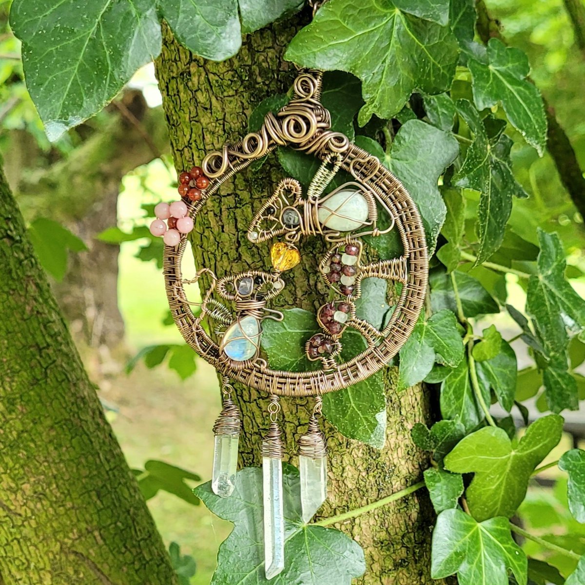 Hello Happy Saturday!! My Copper Fairy Rat Mushroom Garden Suncatcher is now in my etsy shop 🧡 I'm just chilling out today I'm 34 weeks pregnant today! 😁 have a wonderful happy weekend !! 
Love Sarah 

etsy.com/uk/listing/125…

#UKGiftHour #UKGiftAM #ukmakers #raturday #etsyfind