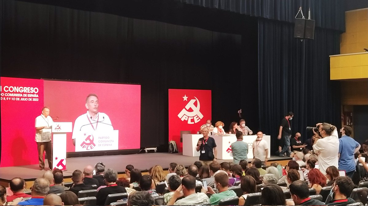 pcagranada's tweet photo. #XXICongresodelPCE delegación granadina .@elpce https://t.co/qwtIgn09ln