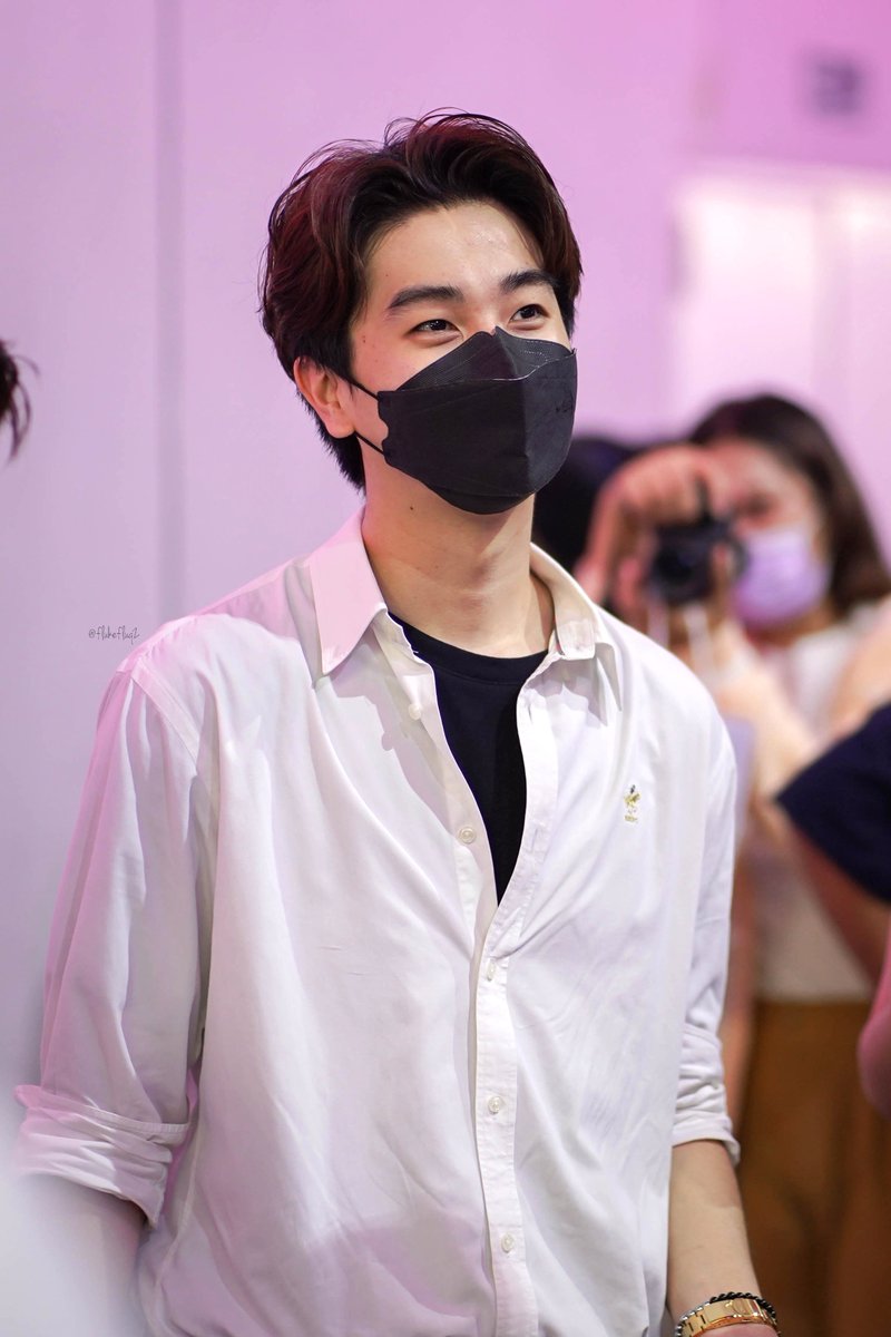 ff_thegallery's tweet photo. 220708 Evening Sunday @ #siamsquarewalkingstreet 
#EVENINGSUNDAY #วุ่นรักนักจิ้น
#pisitpon_j #Nu_Potjanakorn #nu__ #bestjanewit
#MchoiceArtist #MchoiceTH https://t.co/gs1Hg9GDnM