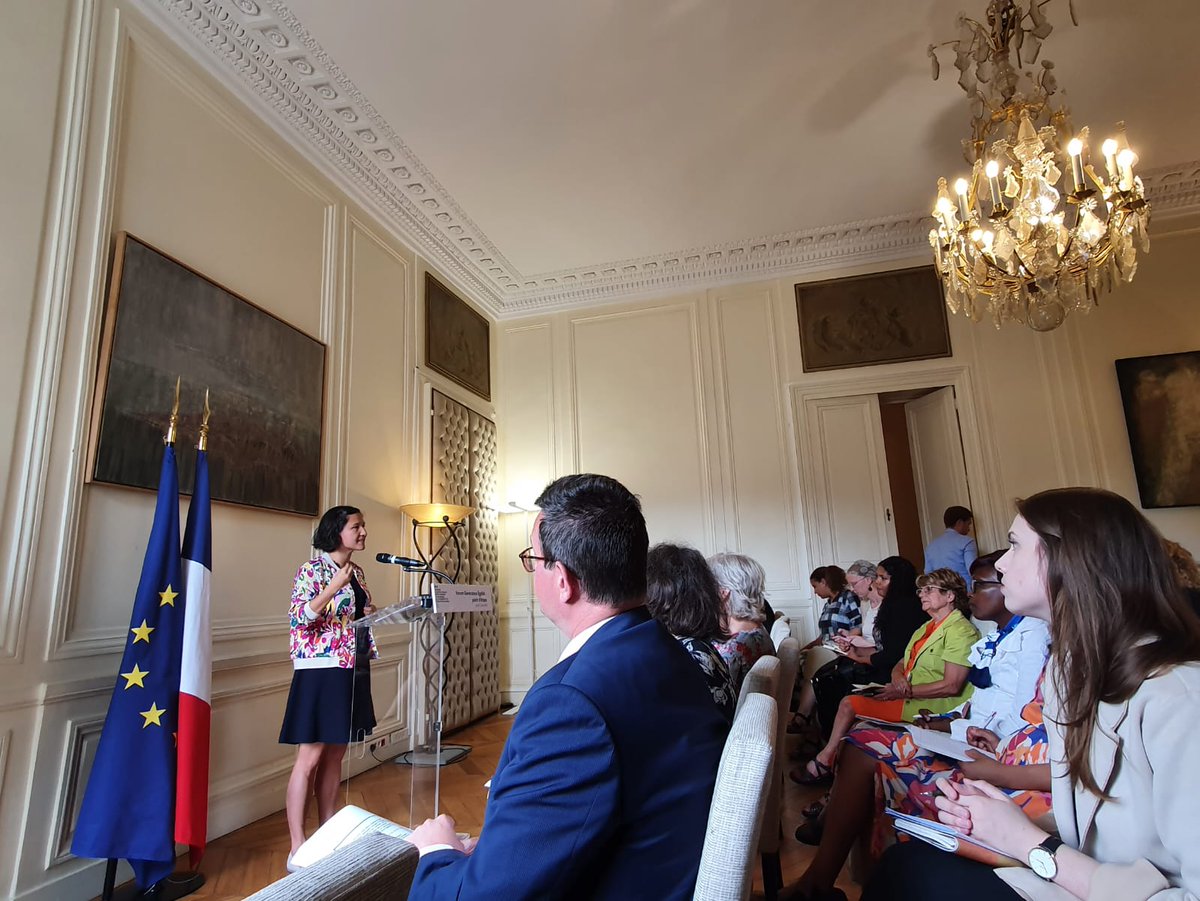 😇 Quel plaisir d'avoir réuni, 1 an après, les acteurs.rices français.es 🇨🇵 du Forum #GenerationEgalite : associations, fondations, secteur privé, avec <a href="/RomeIsabelle/">Isabelle Rome</a> et <a href="/francediplo/">France Diplomatie 🇫🇷🇪🇺</a>. 
▶️ Bilan (➕ et ➖)
▶️ Tour d'horizon des actions de la #diplomatiefeministe
