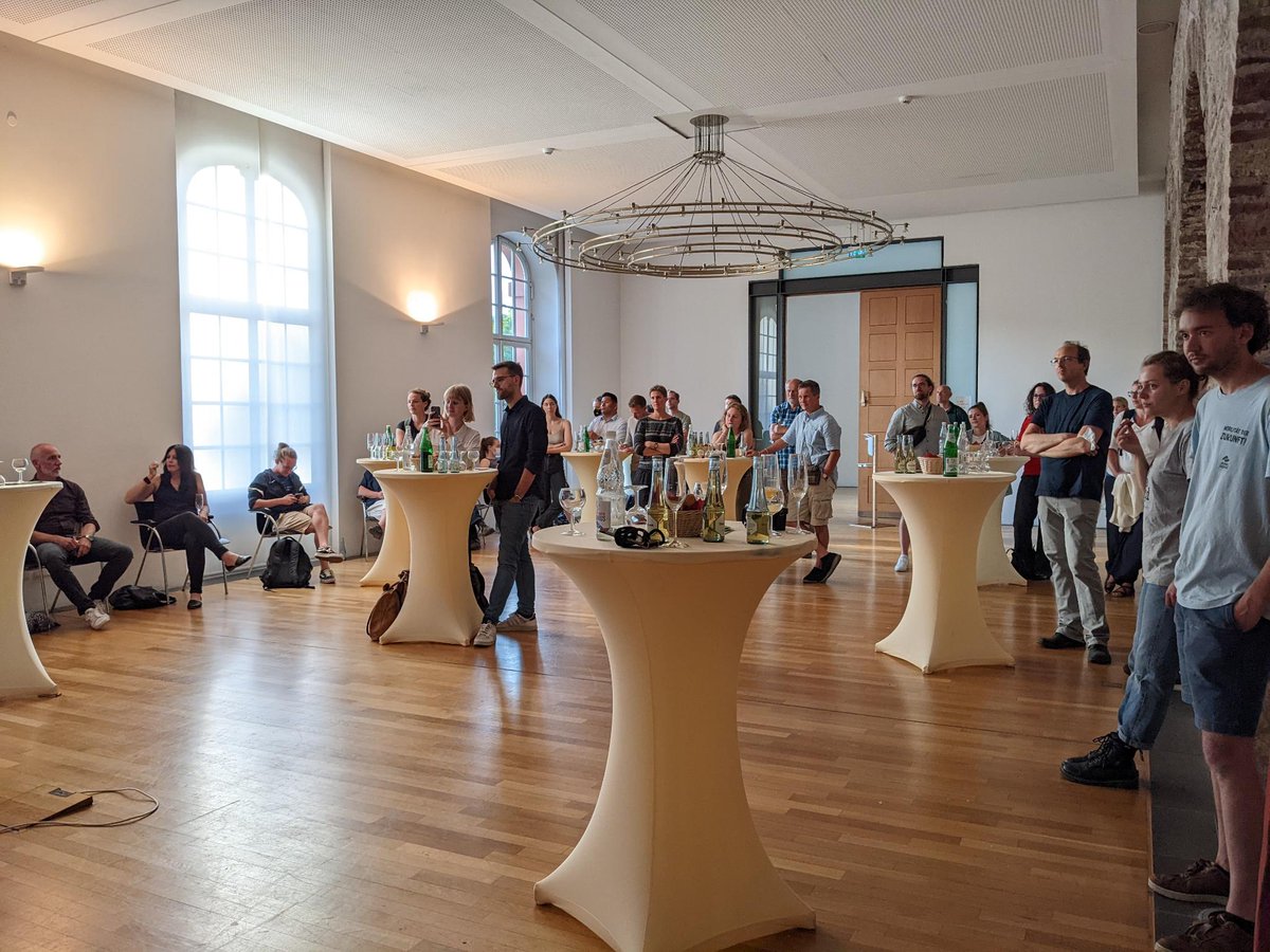 BandiOnTour (@bandiontour) on Twitter photo #grauesBandi zu Besuch bei der Auftaktveranstaltung des Projekts #KlimabewusstTrier der <a href="/BUNDjugendRLP/">BUNDjugend RLP</a> Bei Sekt, O-Saft und überwiegend veganenen Leckereien gab es spannende Impulsvorträge und Diskussionen, wie das Projekt noch besser gelingen kann. bundjugend-rlp.de/projekt/klimab… #grauesBandi zu Besuch bei der Auftaktveranstaltung des Projekts #KlimabewusstTrier der <a href="/BUNDjugendRLP/">BUNDjugend RLP</a> Bei Sekt, O-Saft und überwiegend veganenen Leckereien gab es spannende Impulsvorträge und Diskussionen, wie das Projekt noch besser gelingen kann. bundjugend-rlp.de/projekt/klimab…