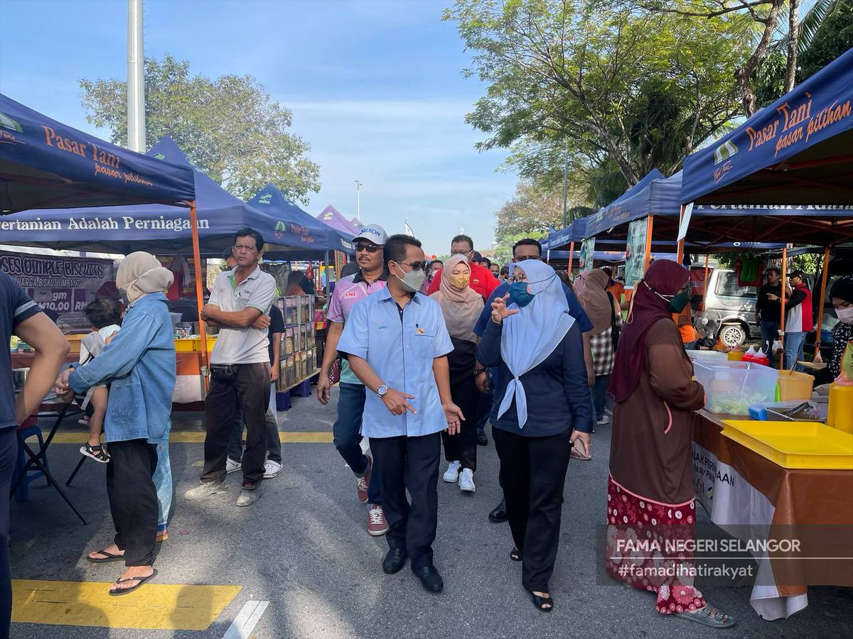 FAMASelangor's tweet photo. 9 Julai 2022 | Sabtu | Kuala Selangor

Suasana kemeriahan pengunjung jelas terpampang sepanjang Program Semarak Jualan Terus Dari Ladang Keluarga Malaysia Sempena Aidiladha di lokasi Pasar Tani Saujana Utama. https://t.co/6TIykxlHvx