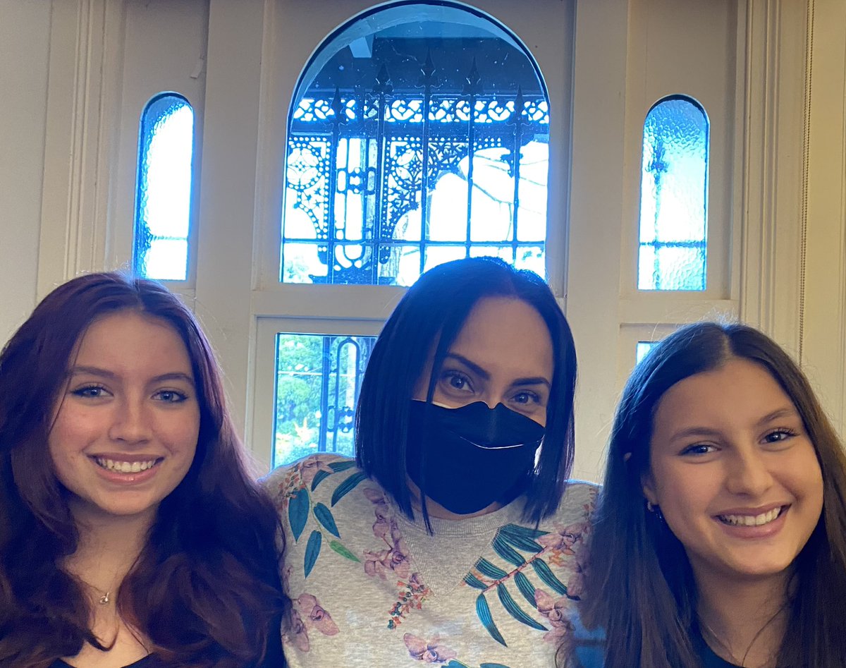 With my wonderful nieces 💜💜 instagram.com/p/Cfx_awevmm0/…