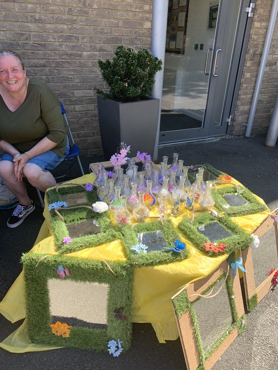 A lovely time for our whole community at the Woodhill Summer Fayre. Thank you to all of our parents and staff that helped to make this possible, to <a href="/LFBGreenwich/">LFB Greenwich</a> for all the water fun and <a href="/Tesco/">Tesco</a> Woolwich for their generous donated gifts for the raffle