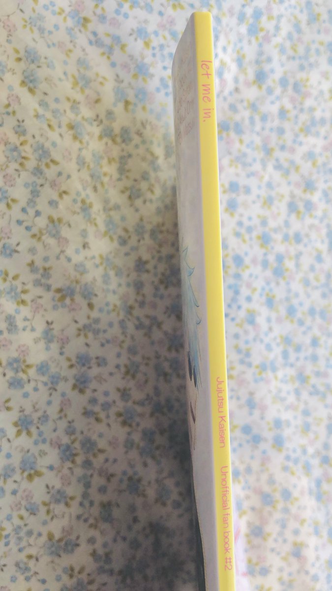 一足先に夏五新刊が届き確認が終わりました。
とっても綺麗に印刷していただきました。前回より薄い背表紙でしたがここも綺麗に収まってくれてました。本文もすごく綺麗。本だー。とても嬉しい。
明日のイベント、というかもう本日の夜からですね。とても楽しみにしてます。 