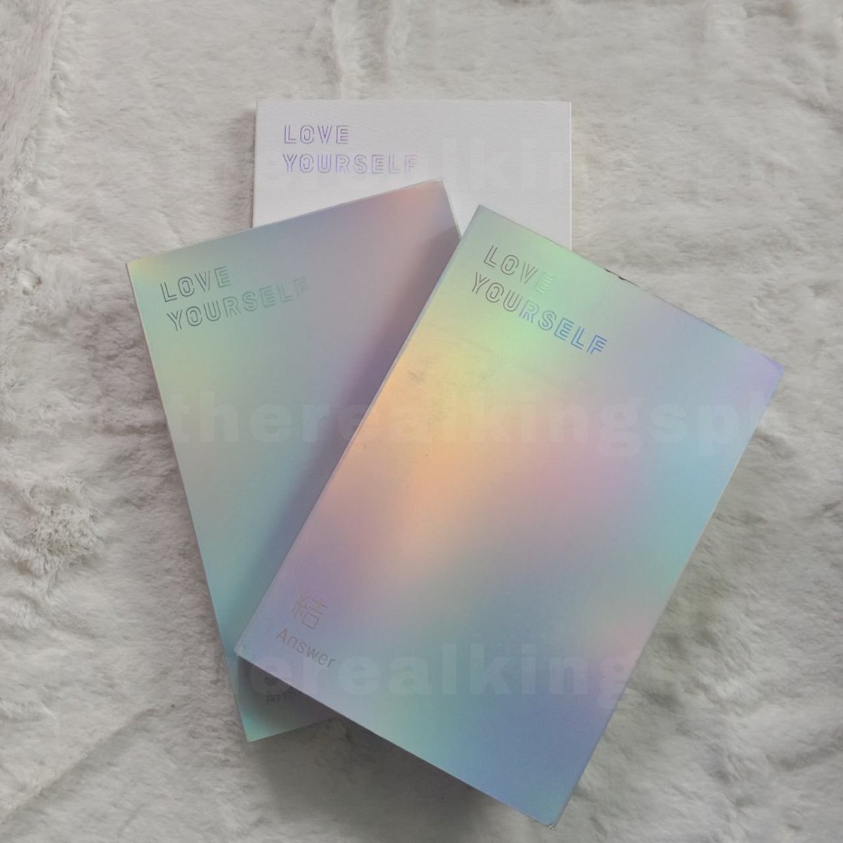 💜HAPPY ARMY DAY GA💜
- 1 winner of OFFICIAL BTS ARMY BOMB V1 (this is for display nalang po not working na)
- 1 winner of OFFICIAL BTS RANDOM UNSEALED ALBUM

mechanics:
like, rt this tweet and FOLLOW US!

Goodluck! Borahae ARMY 💜💜💜