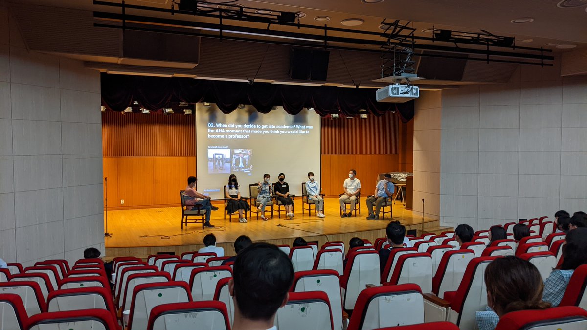 YounghoHCI's tweet photo. Amazing experience to join SIGCHI Korea local chapter summer event, my first in-person HCI meetup since COVID. Great to meet other folks after years, as well as to have inspiring conversations with professors and students! Thank you @hyunggu @AndreaHCI for hosting the event! https://t.co/6tlw0XlAcH