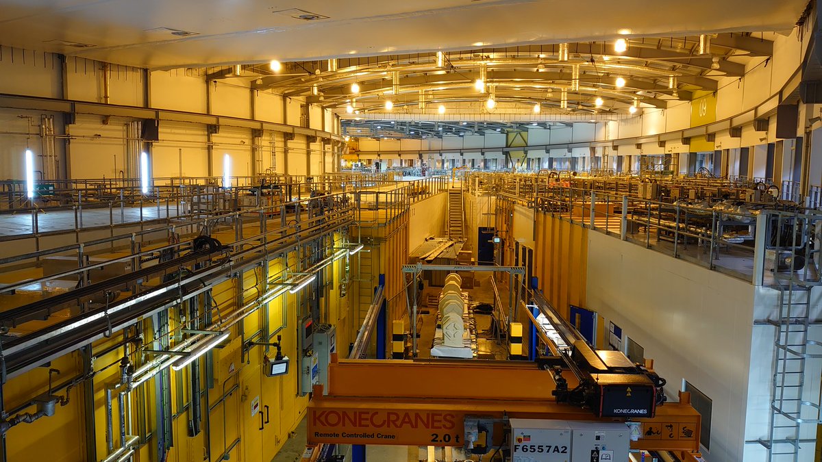 stugilfillan's tweet photo. Fun evening getting to grips with synchrotron science @DiamondLightSou for @IWGeoscience PhD on imaging mineral carbonation in basalt

Been a little while since I've pulled an all-nighter though - definitely harder than it used to be! https://t.co/Wt0Ao8DHOf