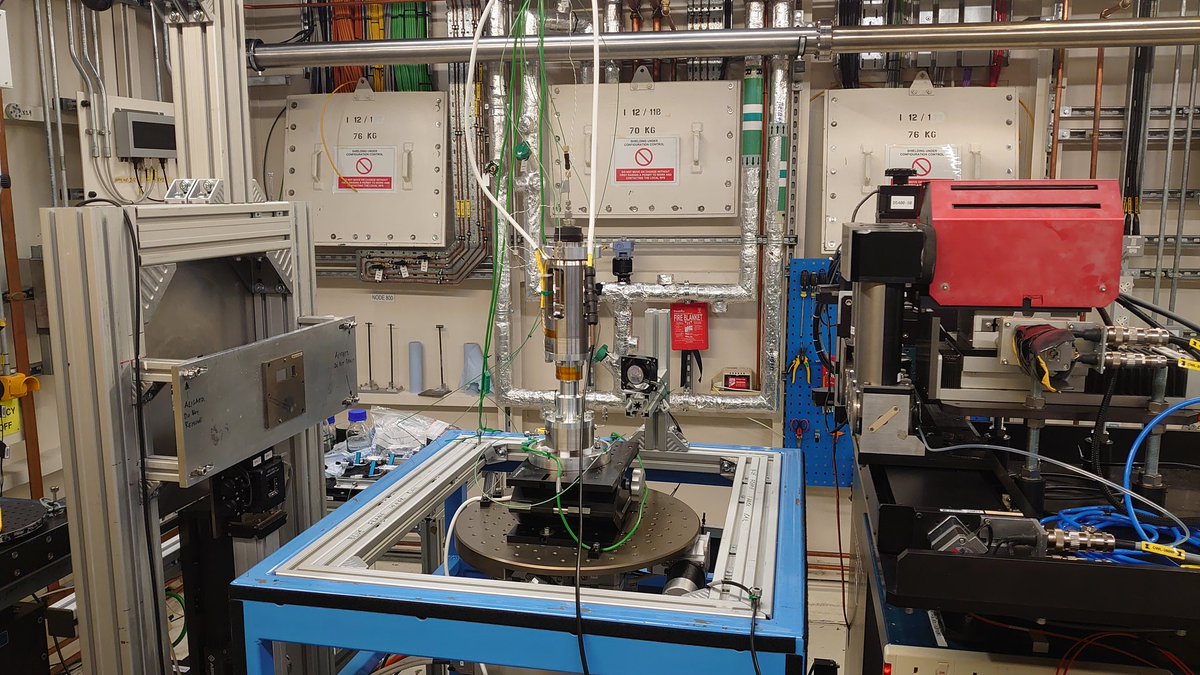 stugilfillan's tweet photo. Fun evening getting to grips with synchrotron science @DiamondLightSou for @IWGeoscience PhD on imaging mineral carbonation in basalt

Been a little while since I've pulled an all-nighter though - definitely harder than it used to be! https://t.co/Wt0Ao8DHOf