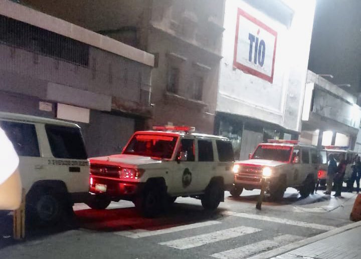 TarekWiliamSaab's tweet photo. 1) #AHORA #CasoCarlosLanz fiscalías 46 y 94 Nacional del @MinpublicoVEN #imputaron a los 12 #detenidos vinculados con la desaparición de Carlos Lanz: entre los cuales destaca su esposa, amigos cercanos e integrantes de grupos de crimen organizado. https://t.co/jhv0crVVDt