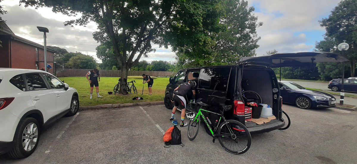 Final preparations underway for the first group on Day 2
#TDG22 
justgiving.com/fundraising/to…