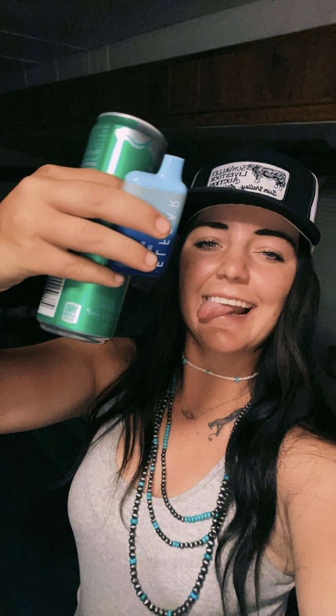 kennnawhite's tweet image. Caffeine and nicotine babyyyy⚡️ #dinnerofchampions