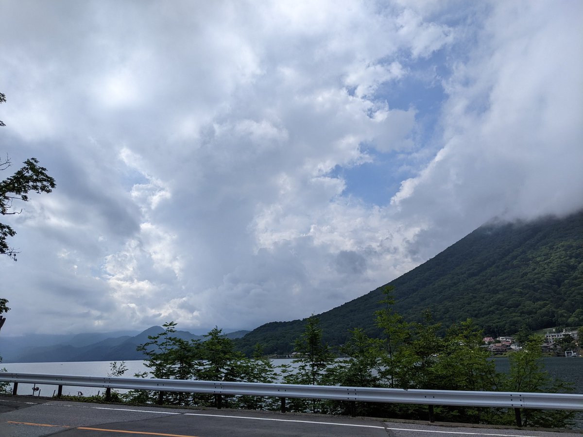 Today just walking around Senjogahara park, very nice and fresh weather, so today we will be opening at 5pm.

今日は天気がよかったので戦場ヶ原にお散歩に行ってきました😉景色も空気も綺麗でした♡
本日は日光スマイルバー、５時開店です🤩