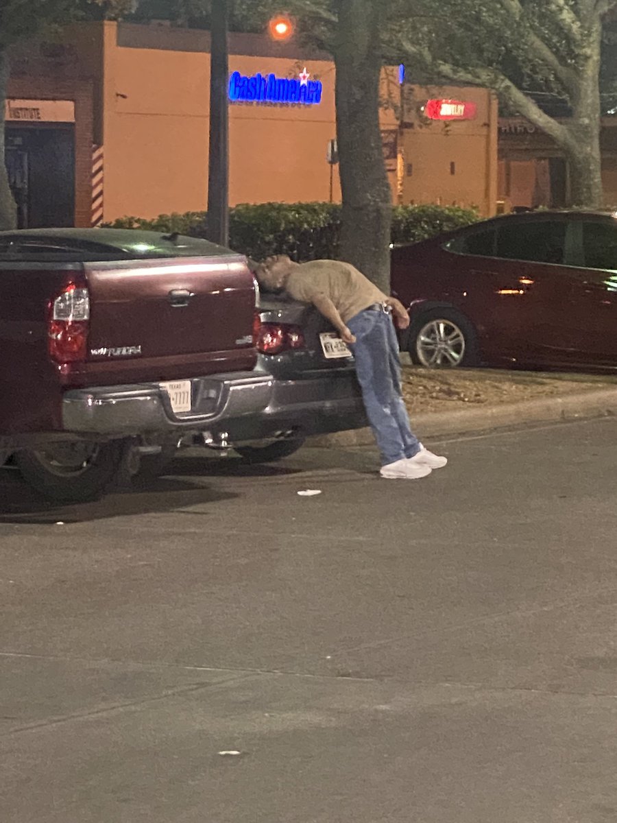 JOETHEPOTUS's tweet photo. Someone help Vecna snatching bodies in Oak Cliff https://t.co/e5jASNsDTR